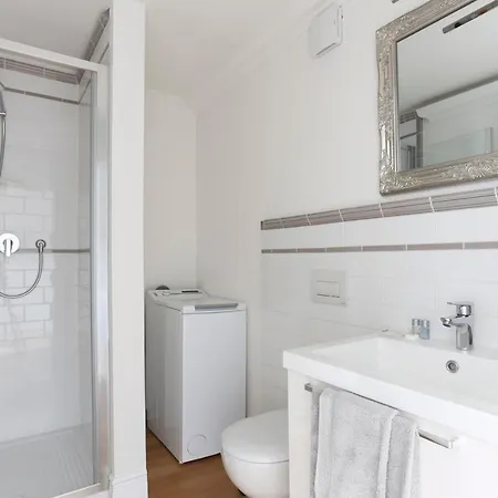 Apartment Design In The Heart Of - Hosted By Sweetstay